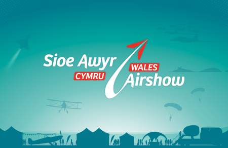 Bydd Sioe Awyr Cymru'n dychwelyd i Fae Abertawe ar Gyfer Penwythnos
