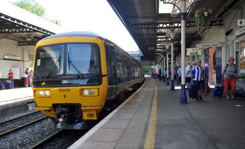 Train arriving at Cheltenham Spa Train Station.