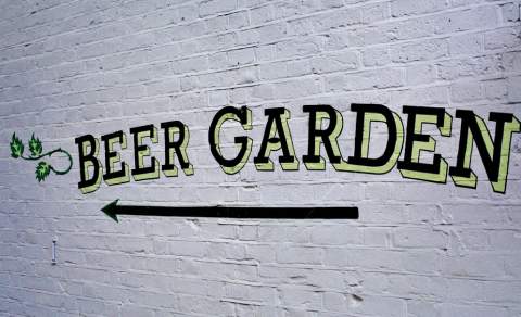 Where to enjoy outdoor drinks in Conwy County?