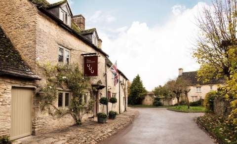 The Three Horseshoes