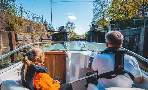 Fritidsbåt i Haldenkanalen