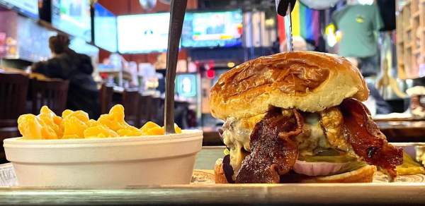 bacon cheeseburger and macaroni and cheese
