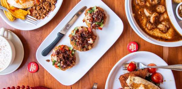 Biscuits, Bacon and Bubbles | Must-Try Brunch Favorites