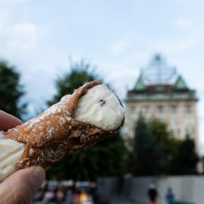 Cannoli at La Festa Italiana