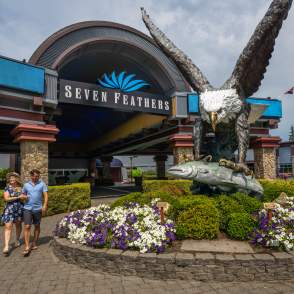 Seven Feathers Casino entrance