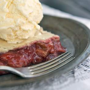 Rhubarb pie in Sumner
