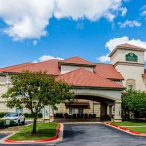 La Quinta Inn & Suites