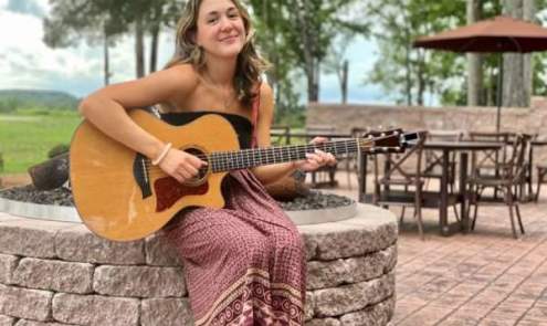Live Music from Leia Sadiku