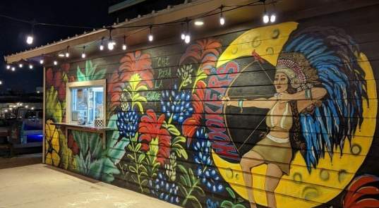 Native-American-Owned Restaurant: Hooker’s Grill