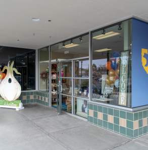 California Welcome Center Gilroy exterior