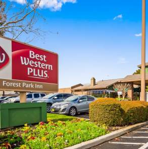 Best Western Plus - Forest Park Inn
