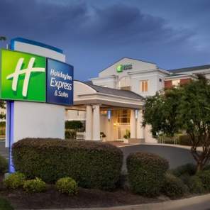 holiday inn express entrance