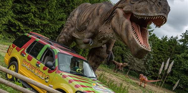 Hoo Zoo and Dinosaur World