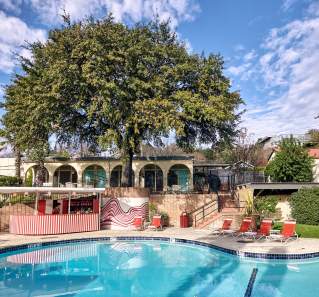 Hotel Swimming Pools in Austin with Day Passes
