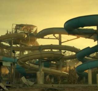 Fear the Walking Dead screengrab showing a waterslide at the Volente Beach Waterpark