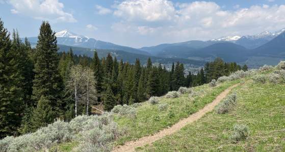 Community Hike Big Sky