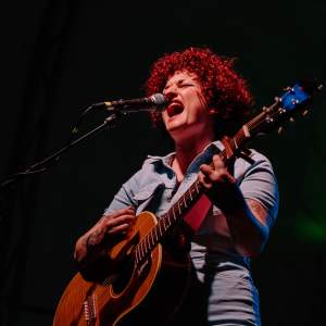 Musician playing at Moccasin Creek Festival