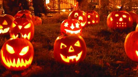 riverhead-halloween-fest lighted pumpkins