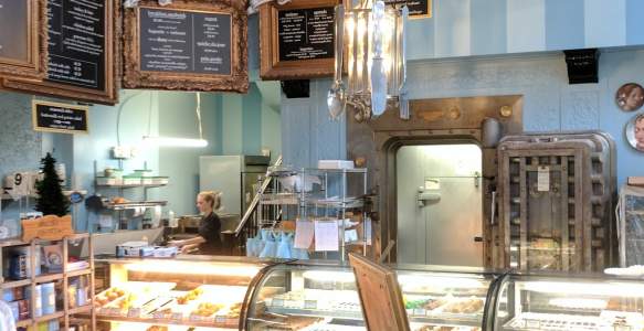 Amélie's French Bakery & Cafe