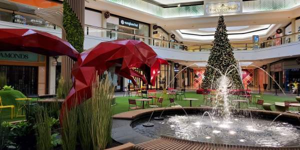 Christmas tree in Center Park at Fox Valley Mall