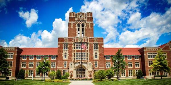 Exterior of the Historic Ayres Hall on the University of Tennessee Knoxville Campus