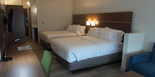 Holiday Inn Express & Suites Aurora-Naperville