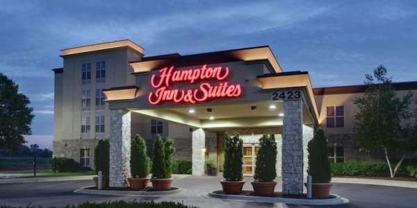 Hampton Inn & Suites Aurora