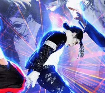 MJ-tribute-show_34E00169-0307-