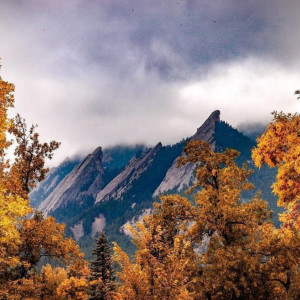 Social Widget Only - Flatirons in Fall