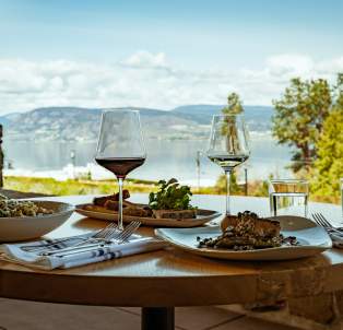 Home_Block_Restaurant_at_CedarCreek_Estate_Winery (Colour Graded)