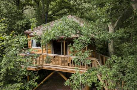 9 Top Glamping Spots in Sussex for Peaceful Getaways