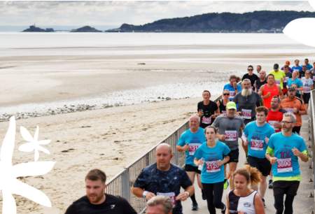 Admiral swansea bay 10k runners