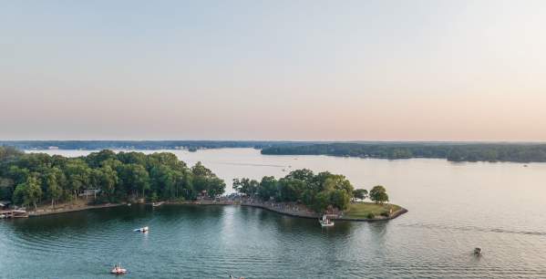 How to Spend a Day on Lake Wylie in South Carolina