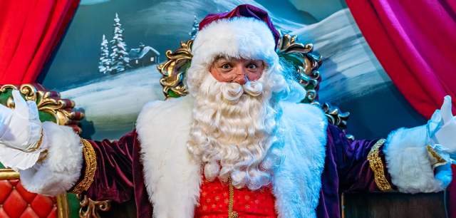 STAF - Event Christmas 15 DMP Xmas Wonderland Santa with open arms