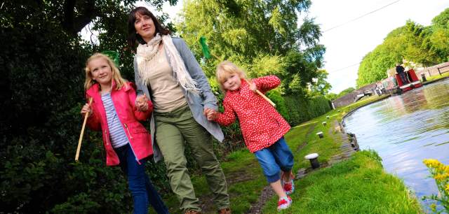 South Staffordshire District Countryside Waterways family walk canal towpath