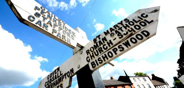 Brewood  sign  post