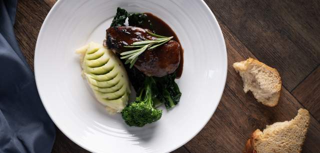 restaurant  food  on  plate