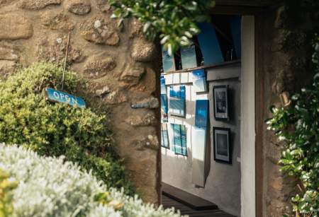 Turquoise Dreams: Richard Pearce’s Life in Paint and Tide