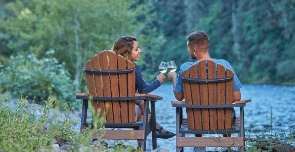 Spectacular Riverfront Lodging on the McKenzie River