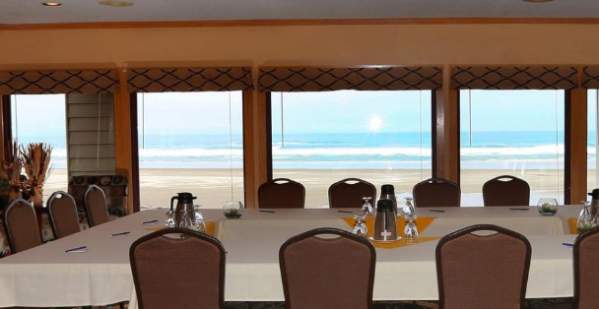 Driftwood Shores Resort - Ad