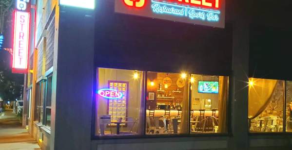 6th Street Restaurant & Sports Bar