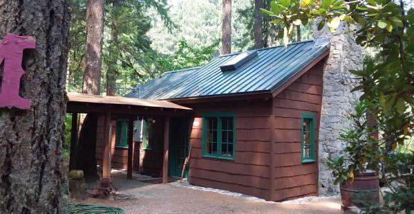 Knollhaven McKenzie River Cabin