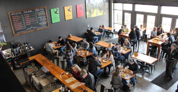 Hoppy Hour at Sunriver Brewing Oakway Pub