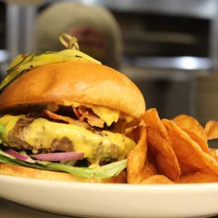 Dray Bar and Grill Burger