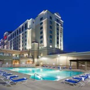 Spartanburg Marriott Pool at dusk