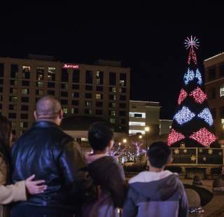 Merry & Bright: Your Guide to Holiday Shopping in Newport News, VA