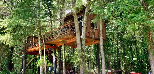 Treehouse Airbnb at Cherry Treesort