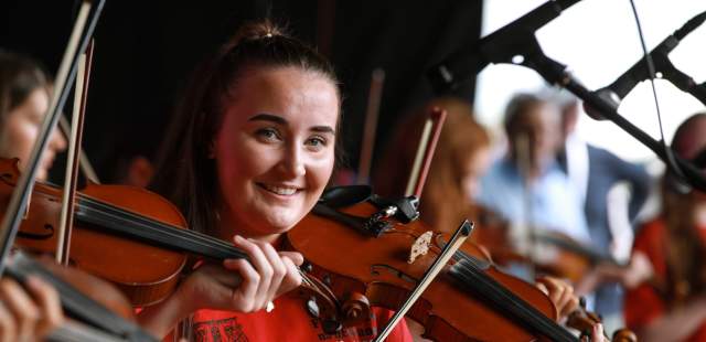 Woman playing the violin