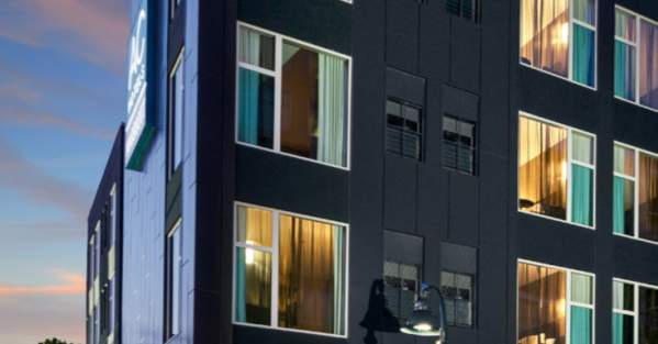 AC Hotel - vertical