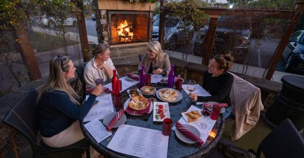 Sip, Savor & Soak Up the Sun: Hickory’s Best Outdoor Eats